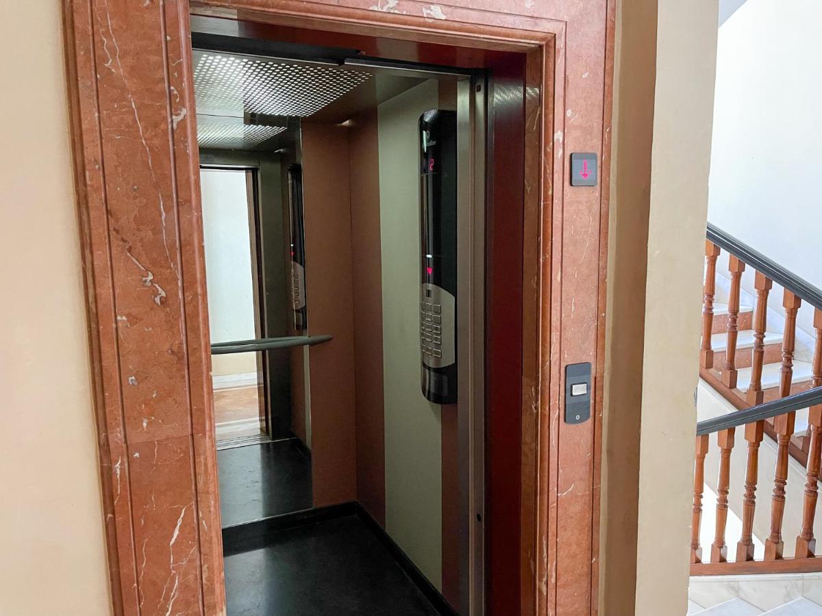 Appartement Chic Gueliz Plaza Avec Vue Marrakesh Eksteriør billede